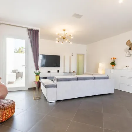 Salento Seaside With Pool Appartamento